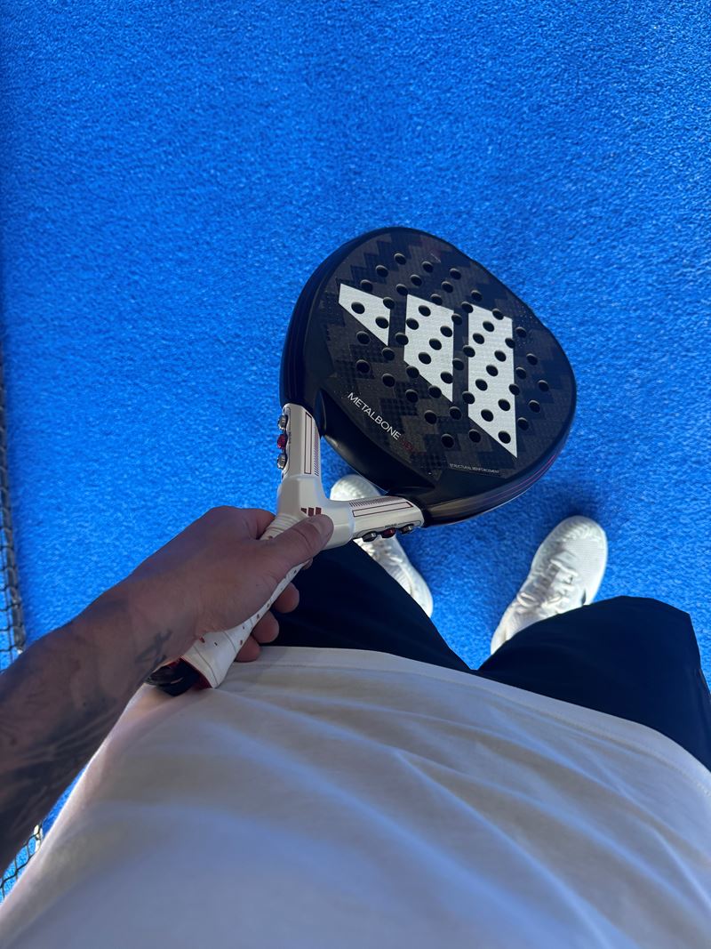 Logo Adrian Chwiendacz