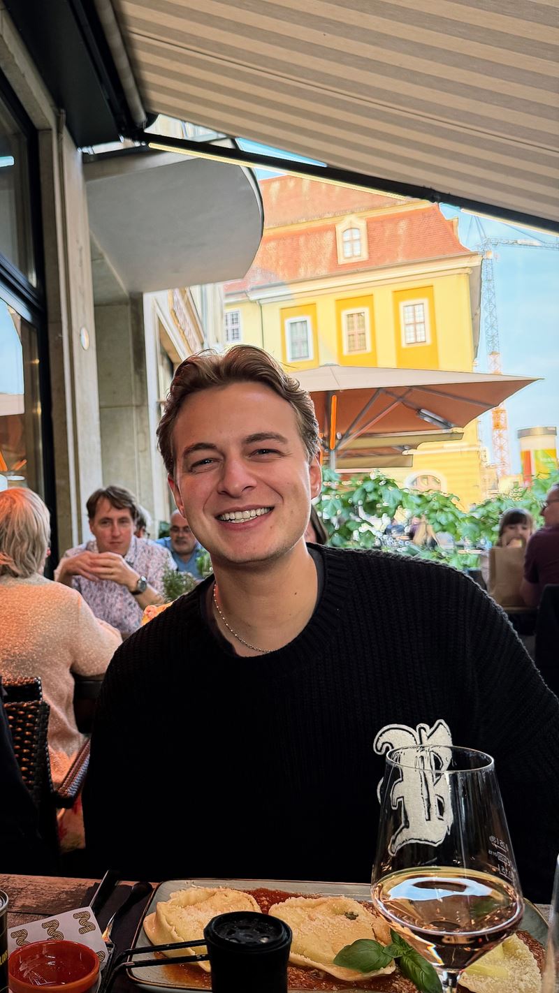 Logo Victor Felipe Florenz